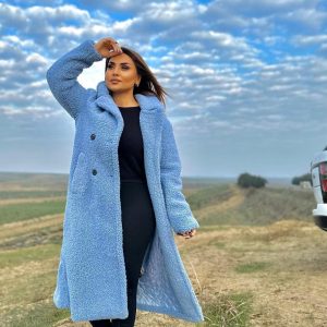 photo 2022 12 27 09 10 02 300x300 - خواننده زن معروف آذربایجانی شبنم تووزلو با حجاب کامل در مشهد و قم